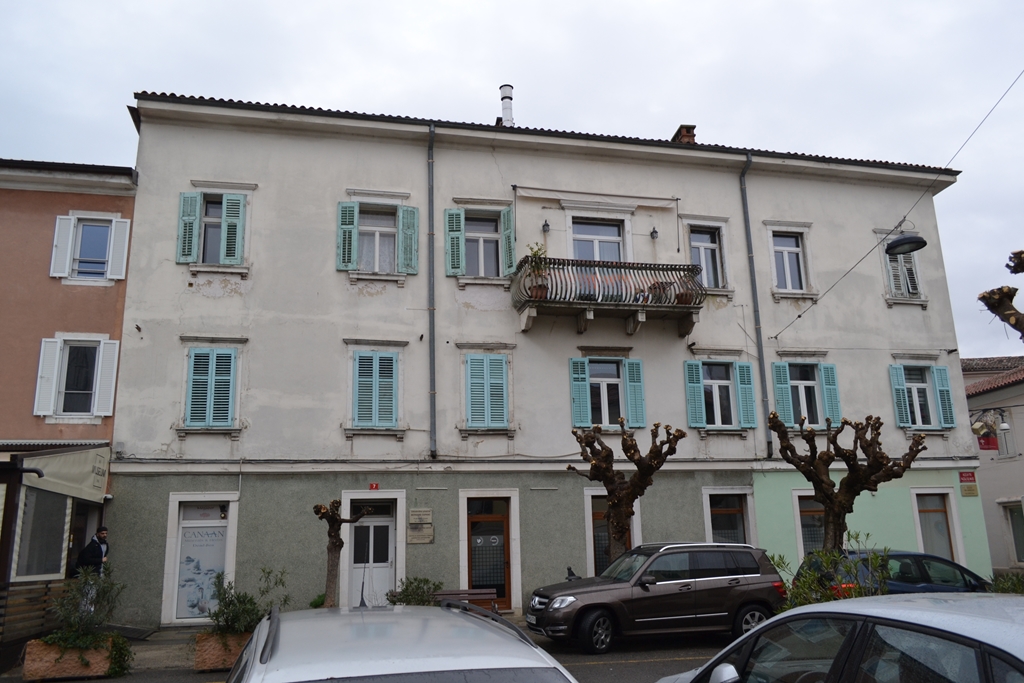 Stanovanja in pisarniški prostori v Muzejskem trgu v Kopru.